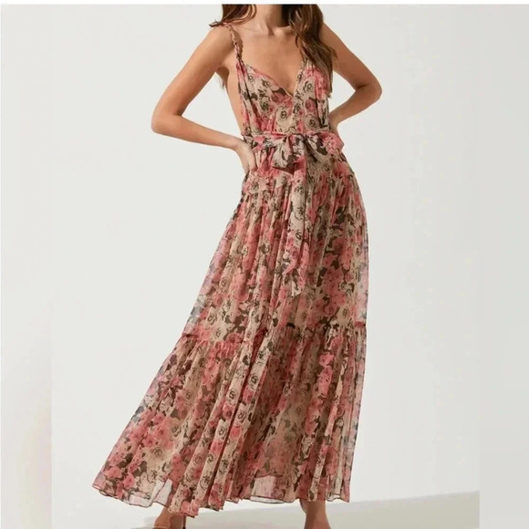 Astr the label Eartha goddess floral maxi dress - Picture 1 of 12